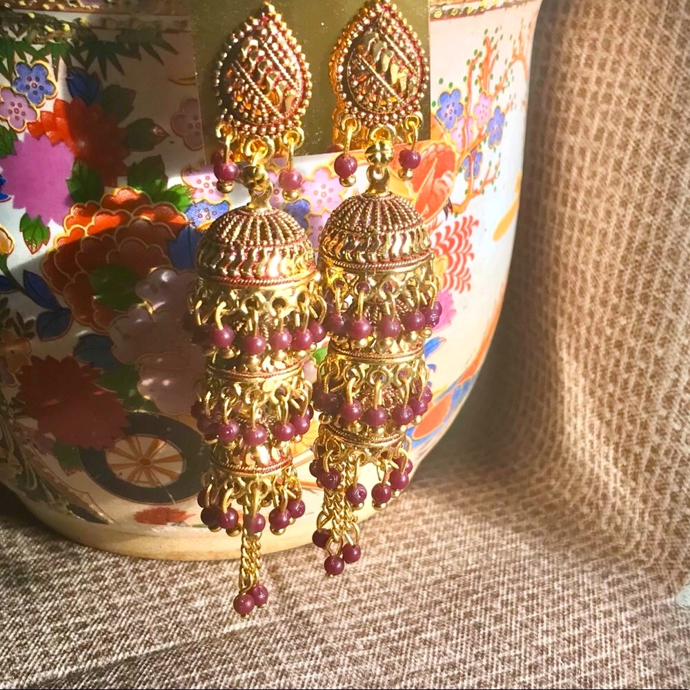Very Pretty - Dangly Earrings!